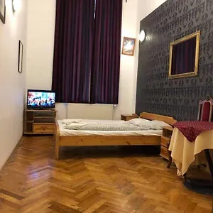 4 2. Budapeszt